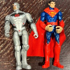DC Comics Superman & Cyborg 4” posable figures set of 2